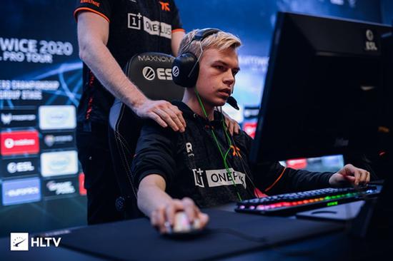 S15赛季冠军皮肤候选分析 中路英雄多达14位